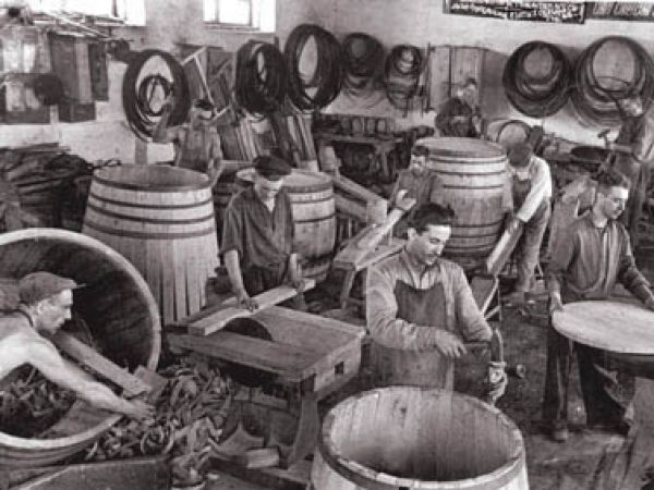  Рабочие тираспольского винно коньячного завода